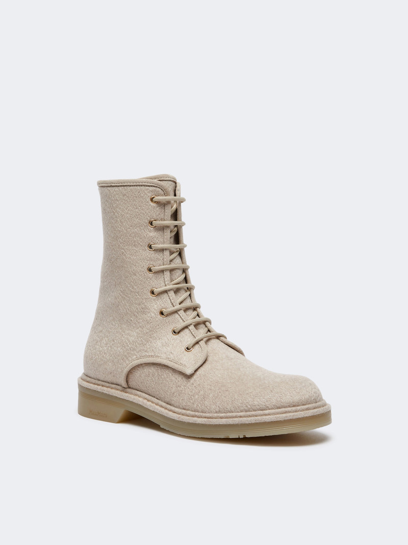 Max Mara BAKERZIP Combat boots in pure cashmere - BEIGE outlook