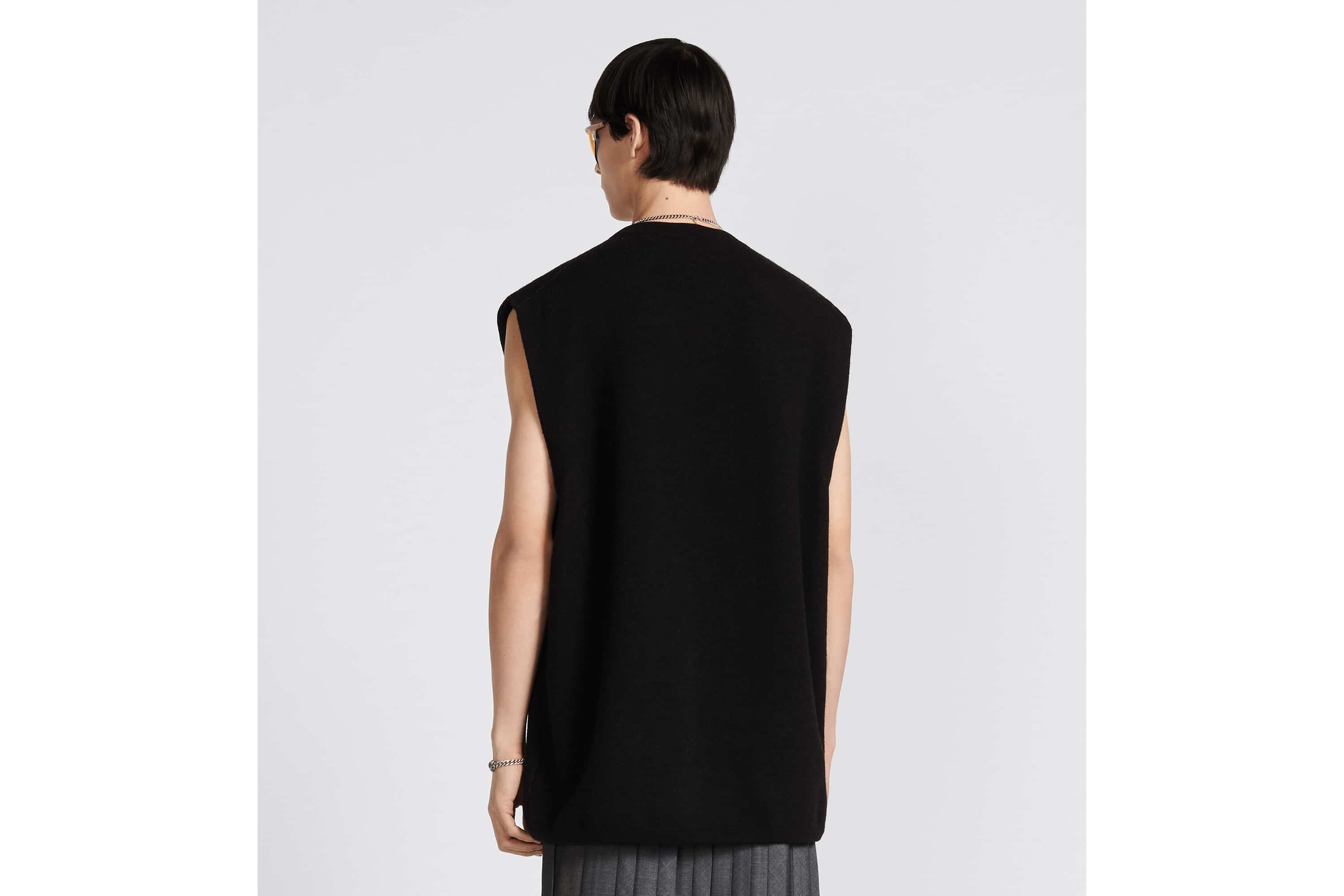 Sleeveless Sweater - 6