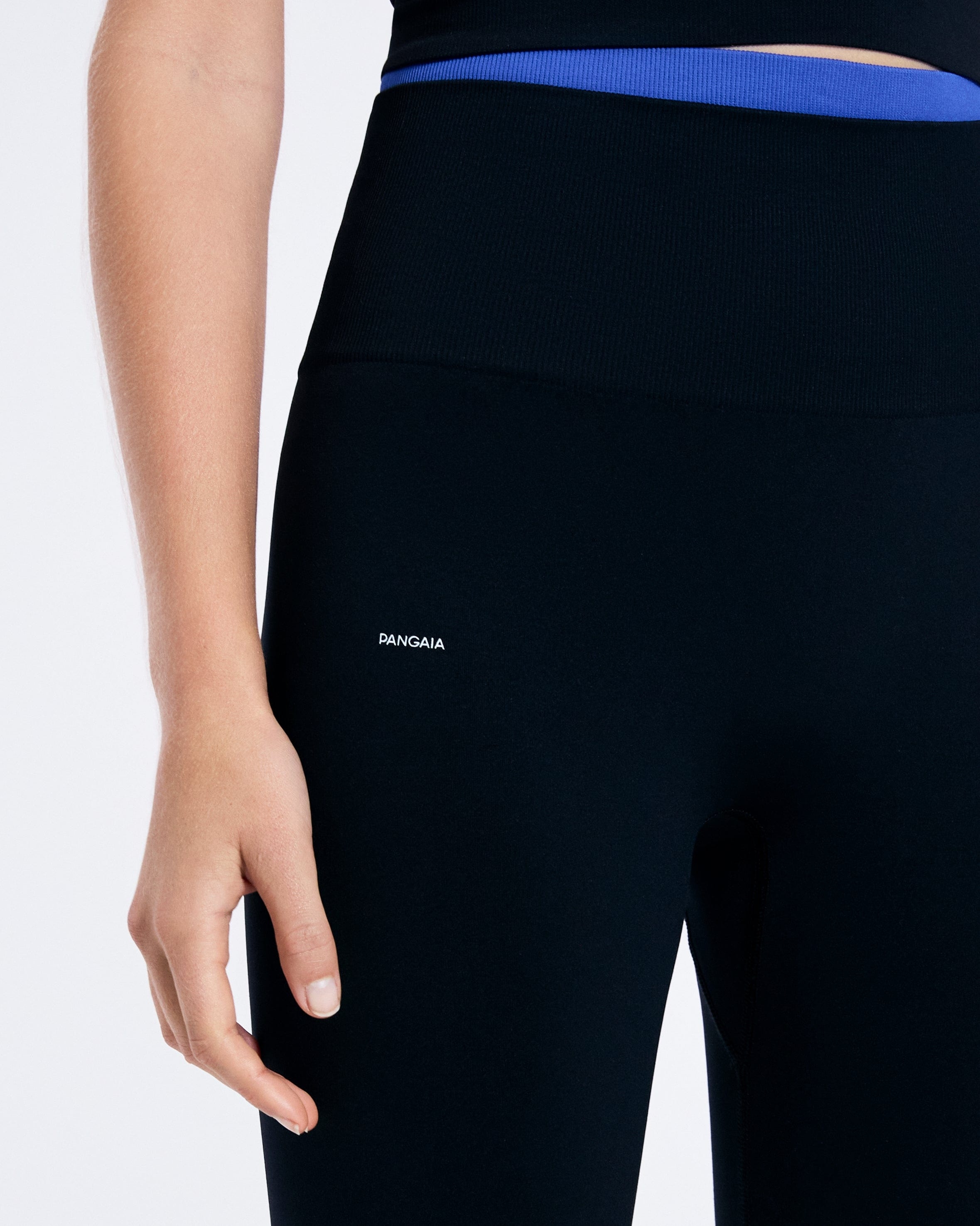 Womens Plant-Stretch Compressive Leggings - Black - 6