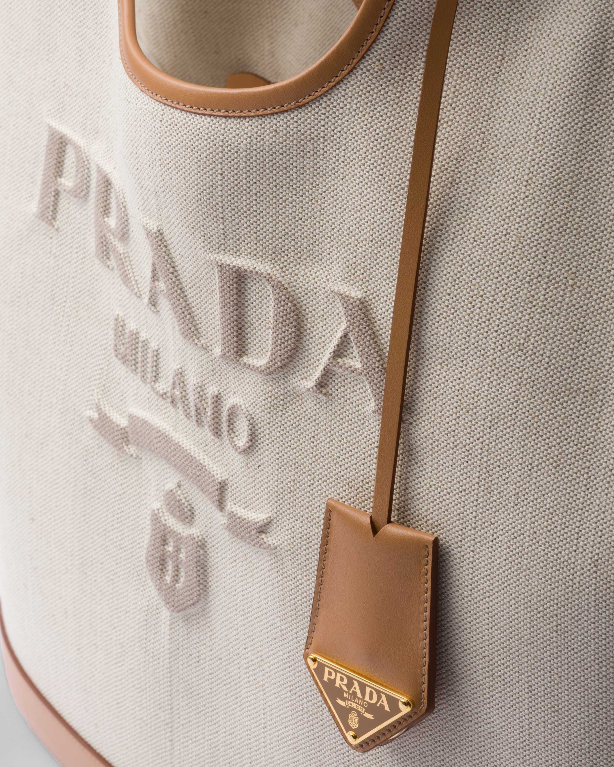 トートバッグ PRADA | Large linen blend and leather tote bag 1BG472 Prada Large Linen Blend and Leather Tote Bag | Saks Fifth Avenue