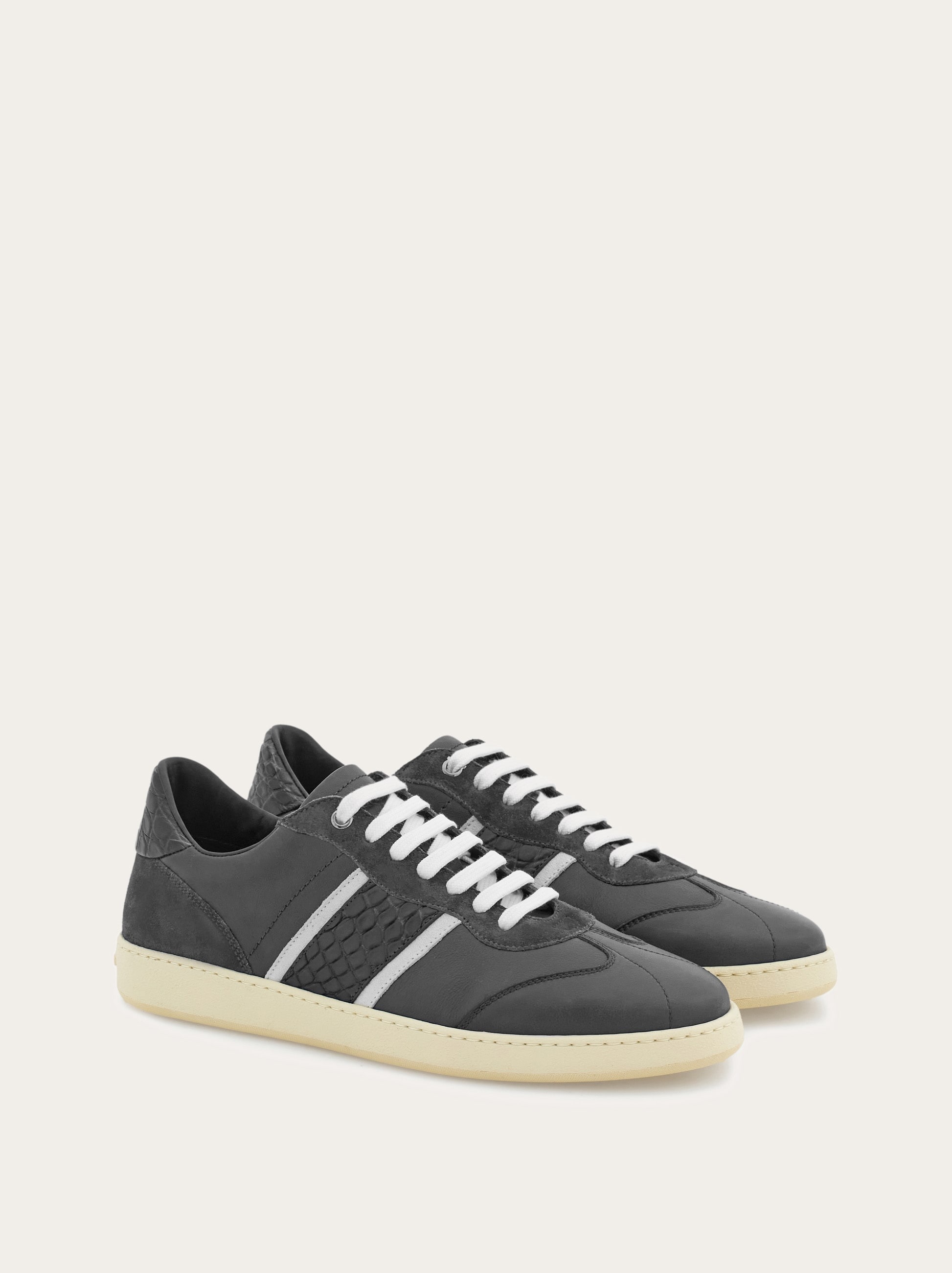 Low top sneaker - 5
