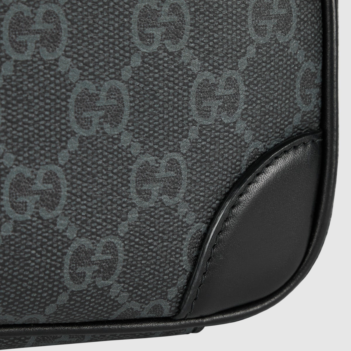 新色発売♪【GUCCI】〔GGエンブレム〕スーパーミニバッグ GUCCI GG Emblem super mini bag | REVERSIBLE