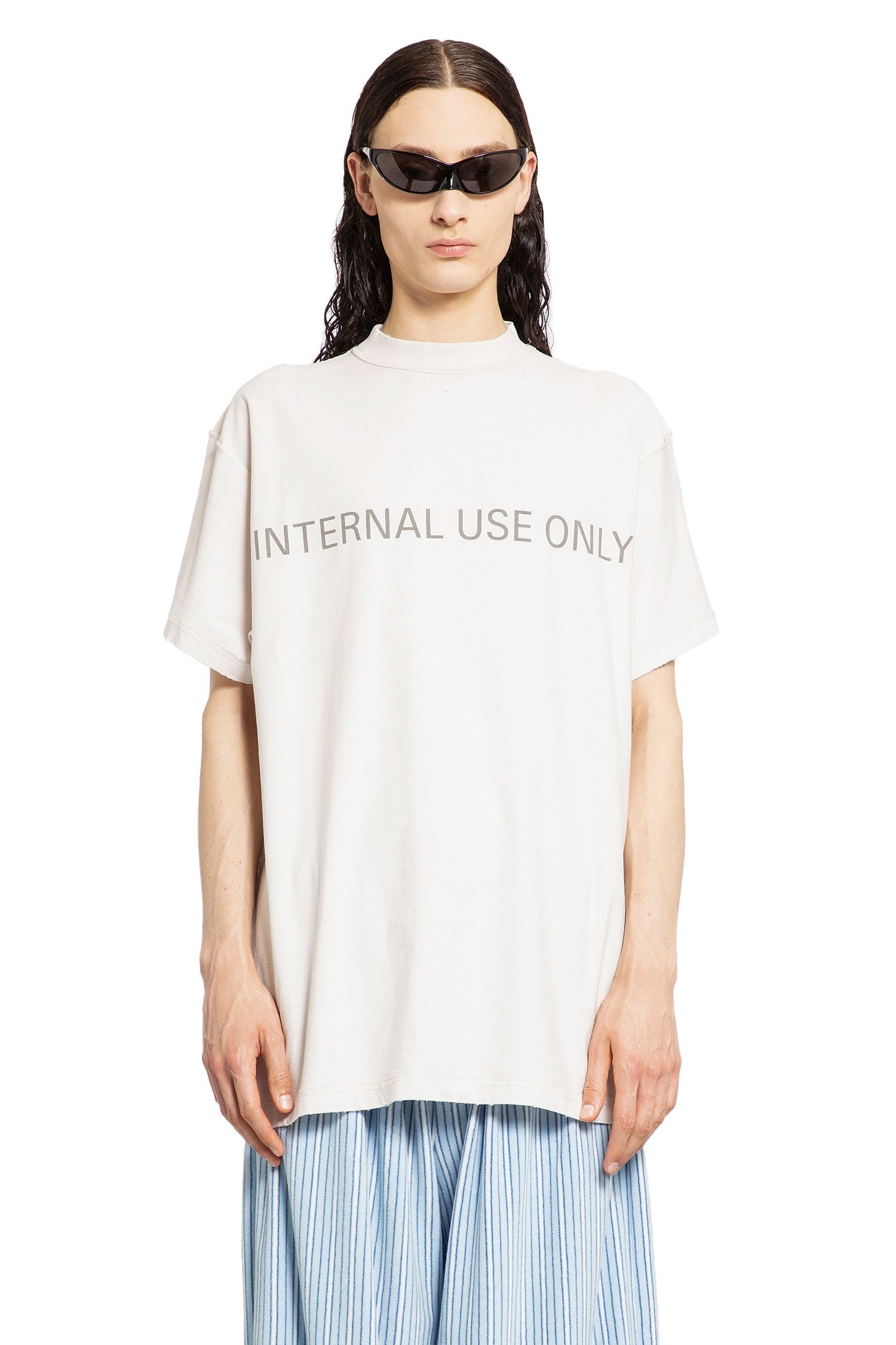 送料込+BALENCIAGA＋INTERNAL USE ONLY INSIDE-OUT Tシャツ Balenciaga Ai Generated Inside-out T-shirt Oversized Black-White