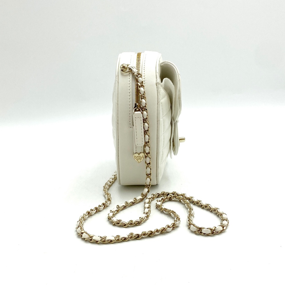 Chanel 2022 White Heart Bag Large AS3191 (Built-in Chip) - 4