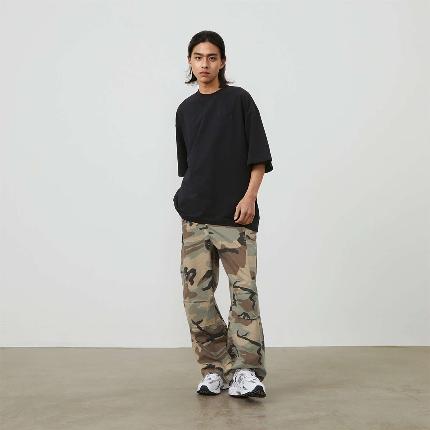 New Balance Linear Heritage Brushed Back Jersey Oversized T-Shirt 'Black' AMT42335-BK - 4