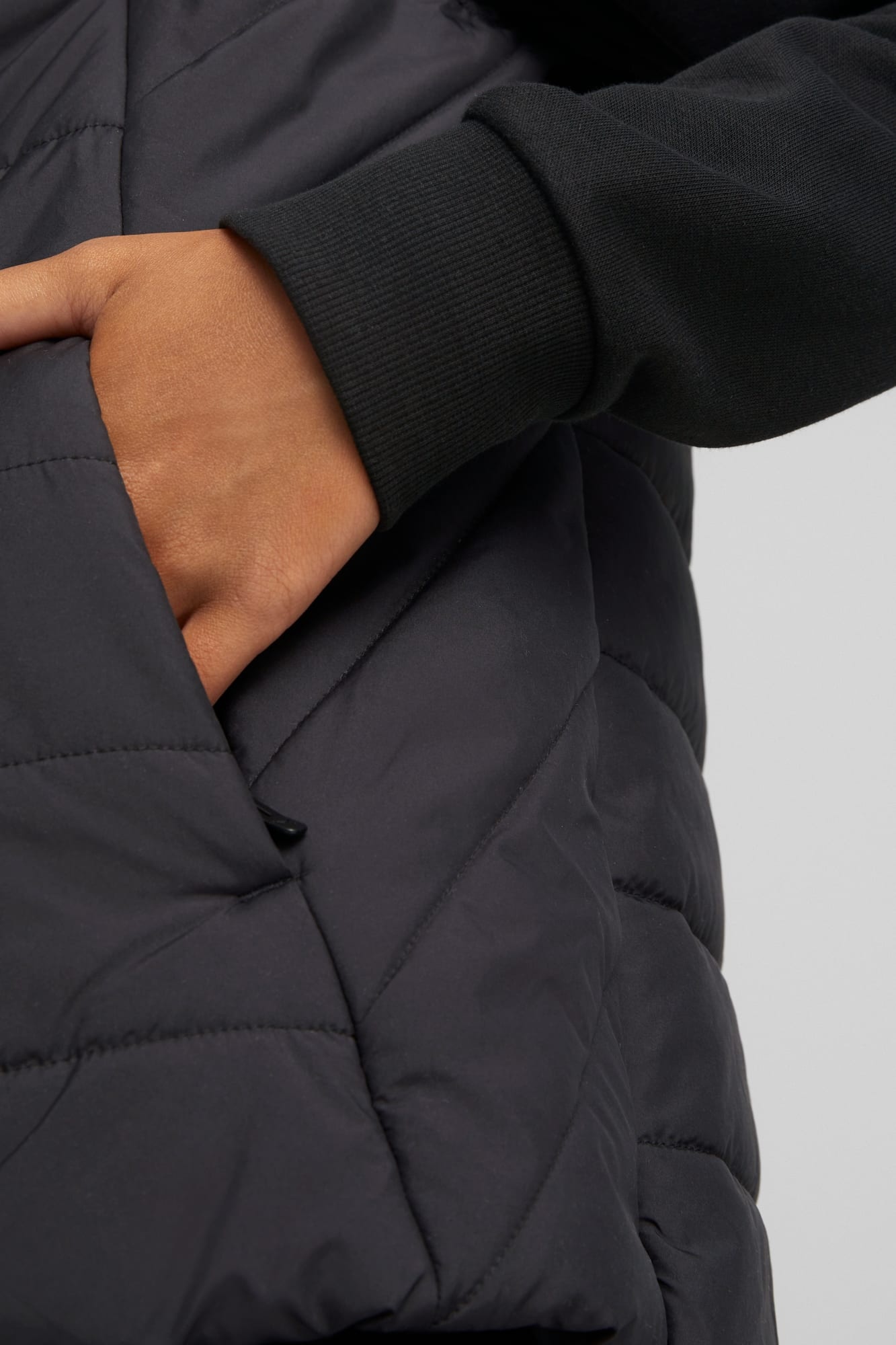 ESS Padded Women's Vest - 6