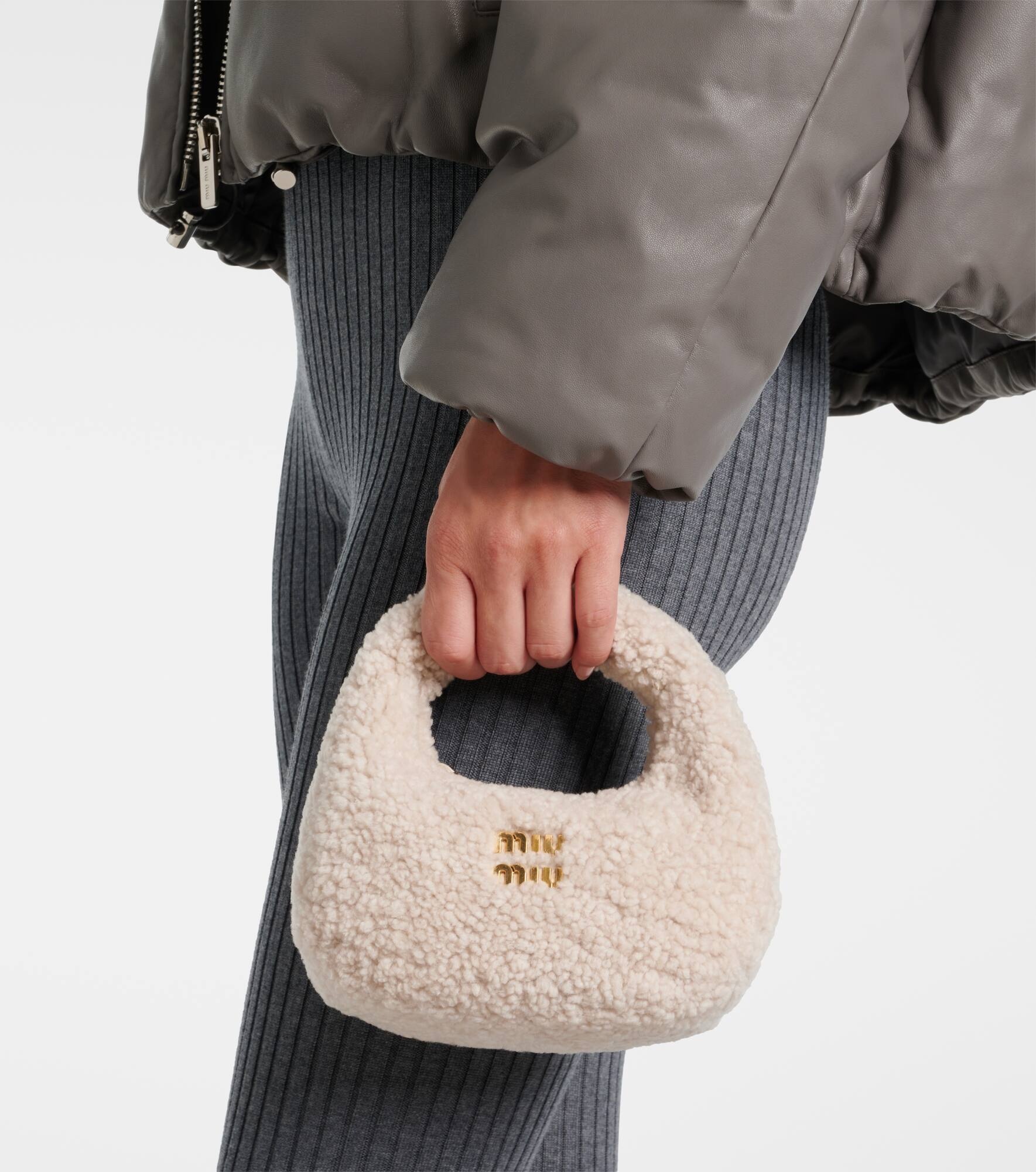 Wander Mini shearling shoulder bag - 6