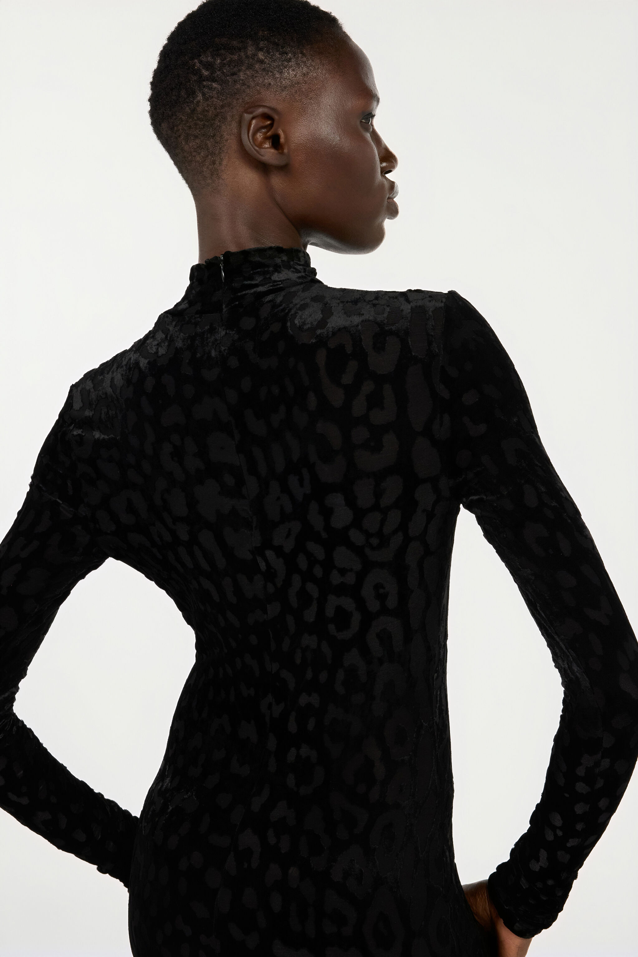 Long Black Dress With Jaguar Skin Pattern - 7