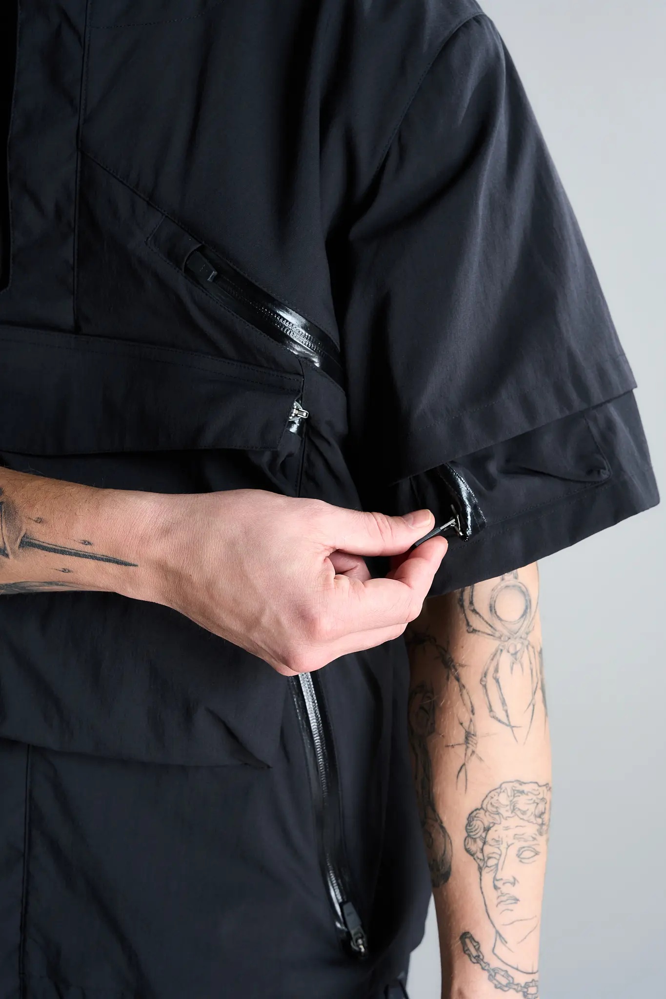 V1A-M Nylon Stretch Interops Vest Black - 20