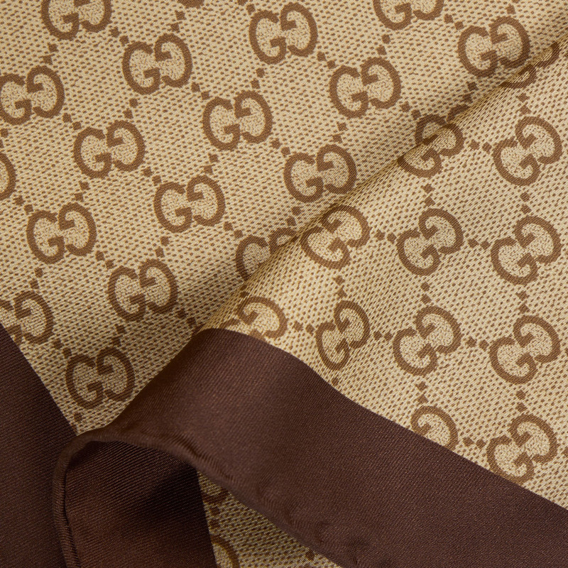 GUCCI Printed silk twill carré outlook