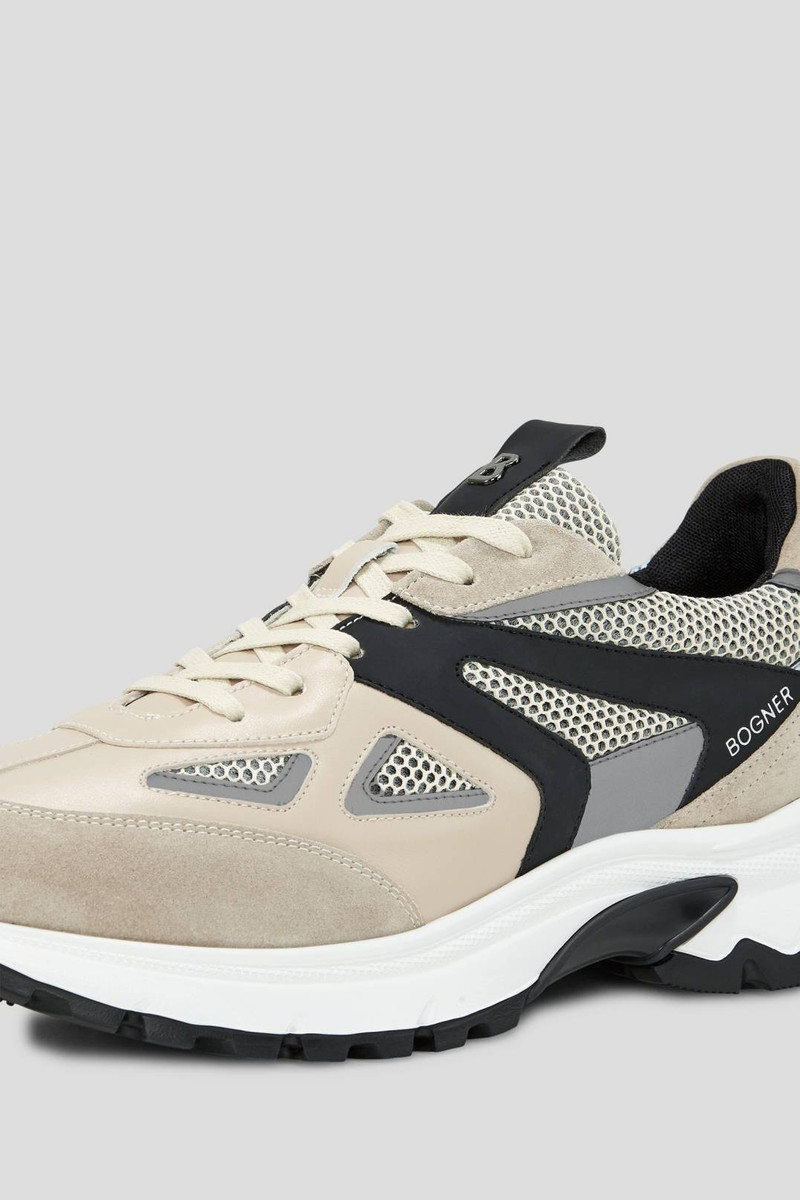 NASHVILLE TRAINERS IN SAND/BLACK 4