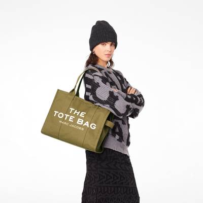 Marc Jacobs THE LARGE TOTE BAG outlook