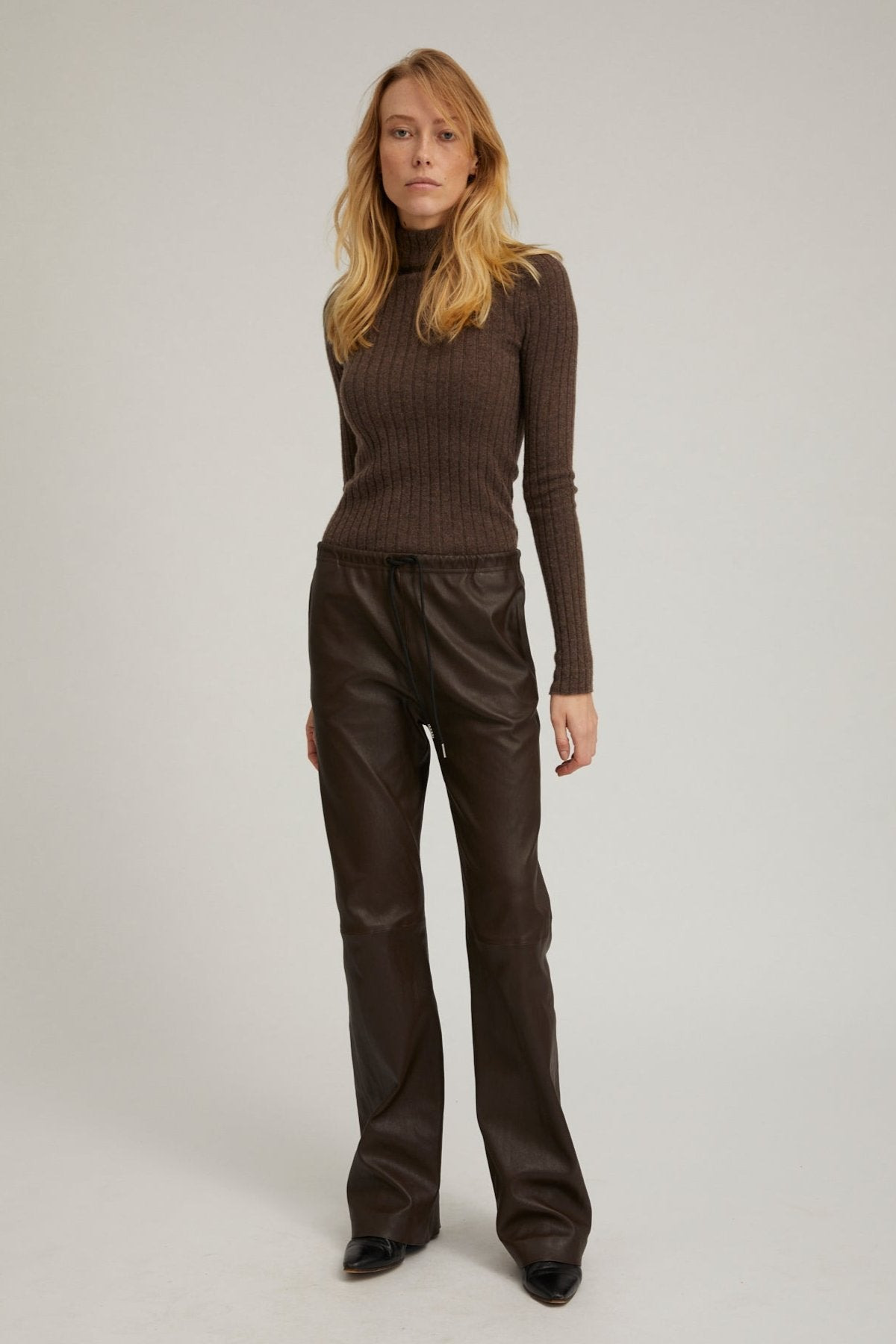 TRUFFLE HEAVY CASHMERE MOCK NECK - 2