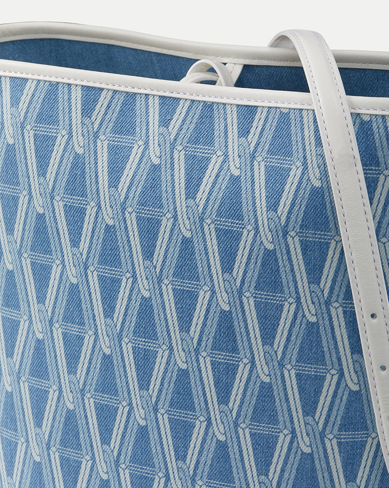 LARGE V-LINK BUCKET BAG 3