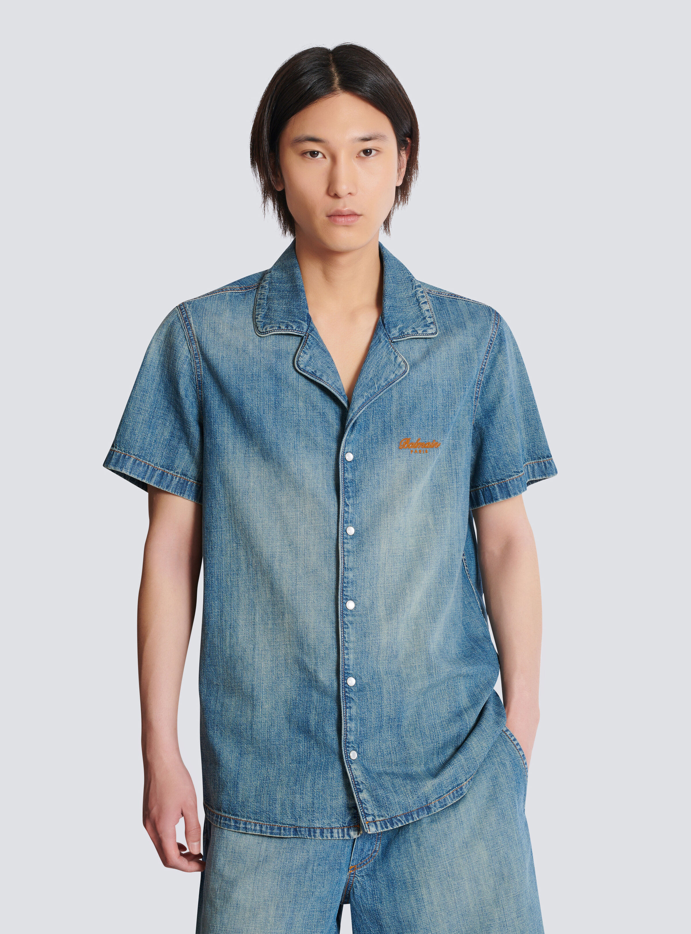 Short-sleeved pyjama shirt in faded denim - 6