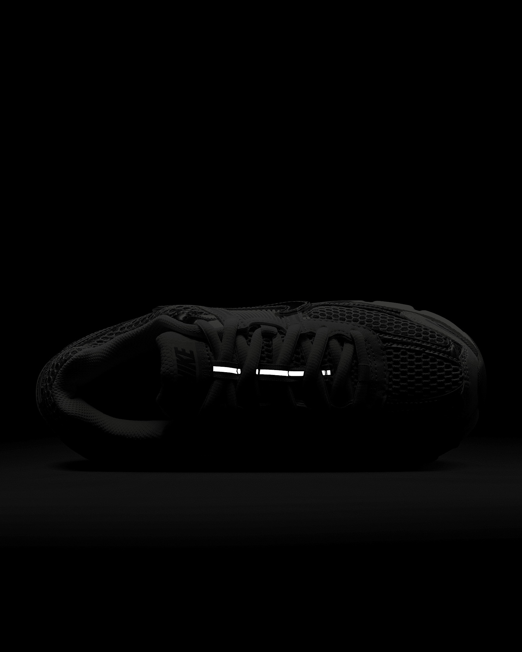 Nike Zoom Vomero 5 Women's Shoes - 9