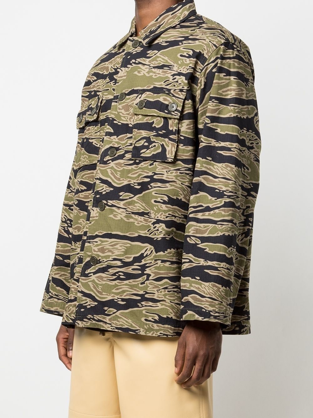 camouflage-print shirt jacket - 4