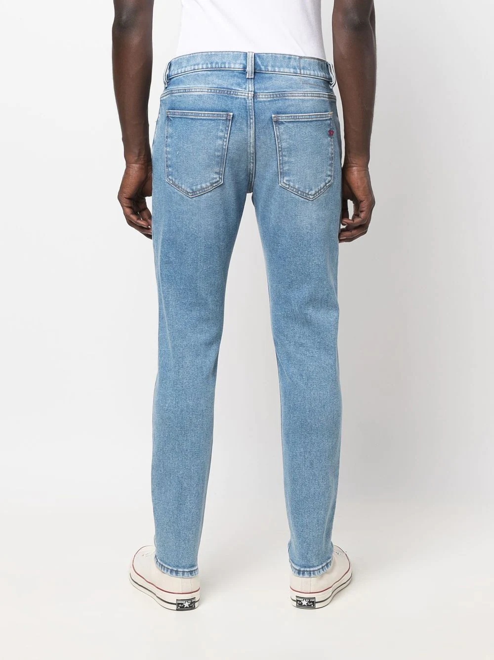 slim-cut light-wash jeans - 4