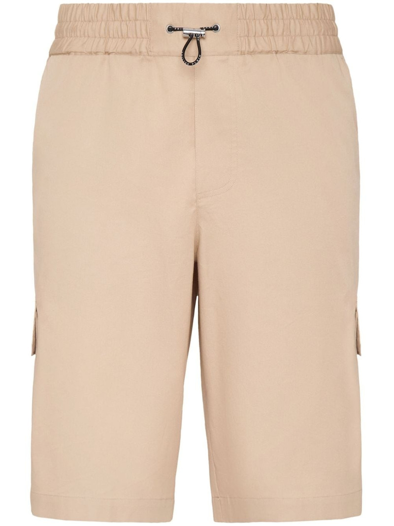 toggle-fastened cargo shorts 1