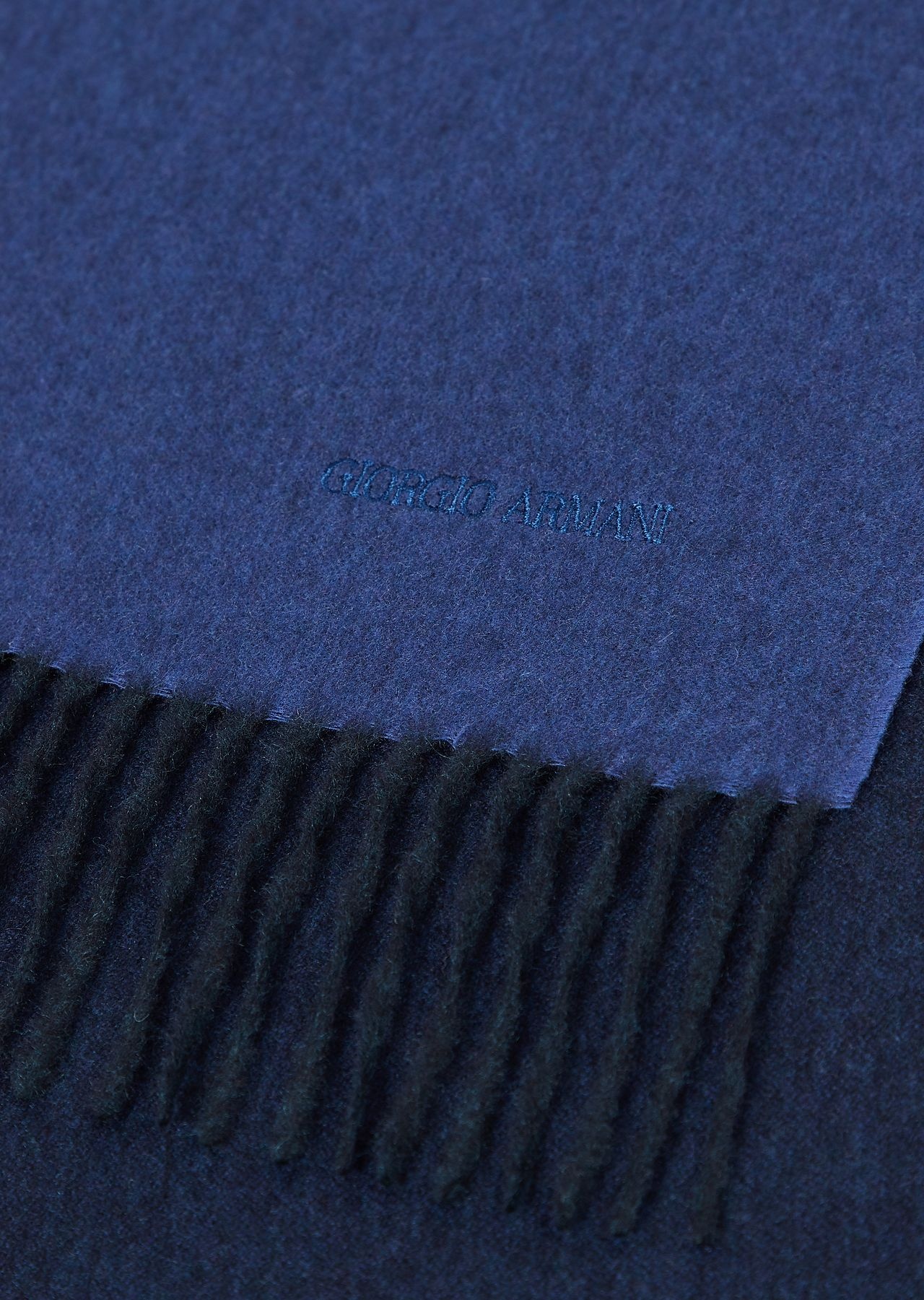 Cashmere scarf with embroidered logo - 2