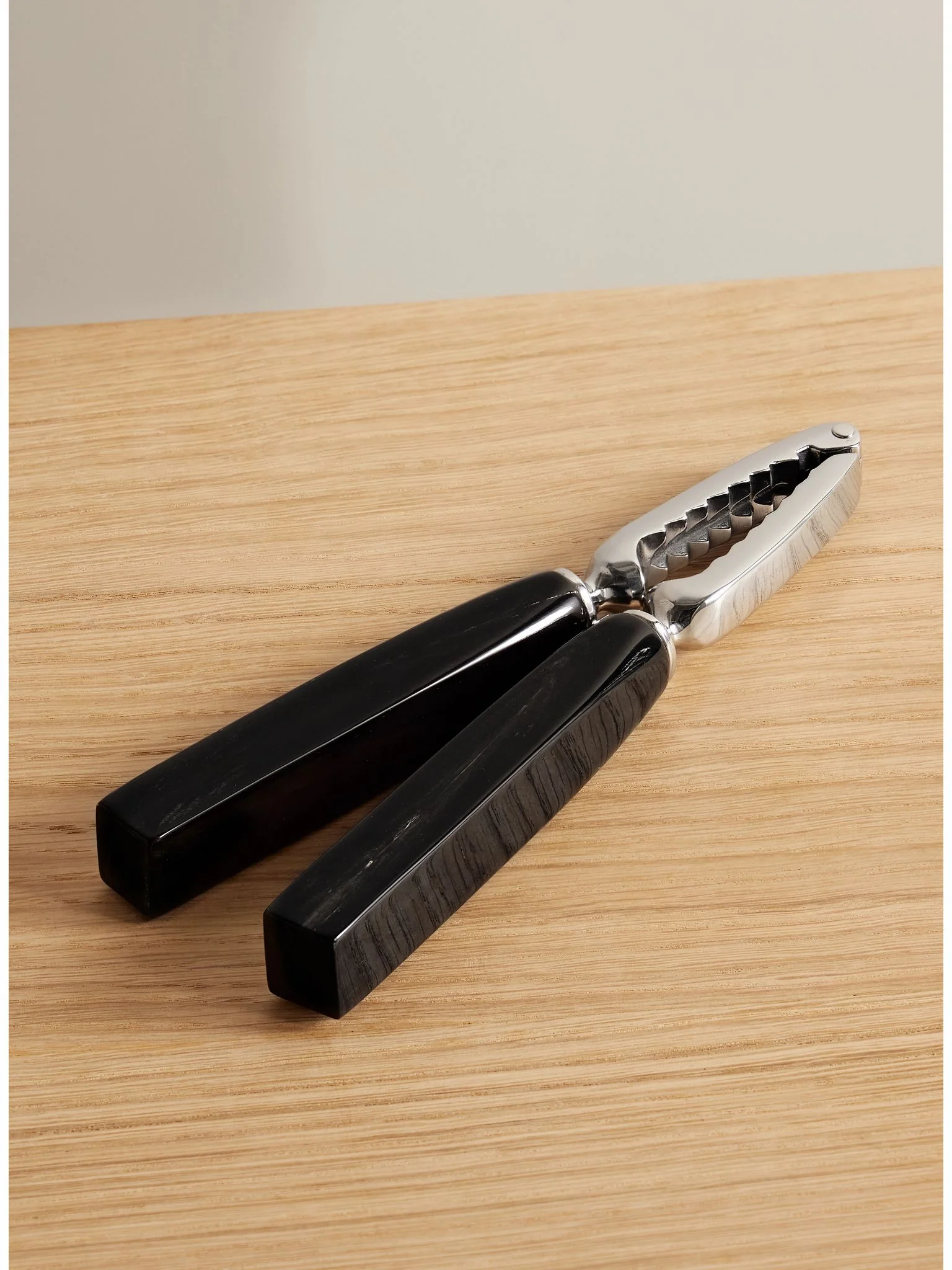 Stainless steel and horn nut cracker Black - 1