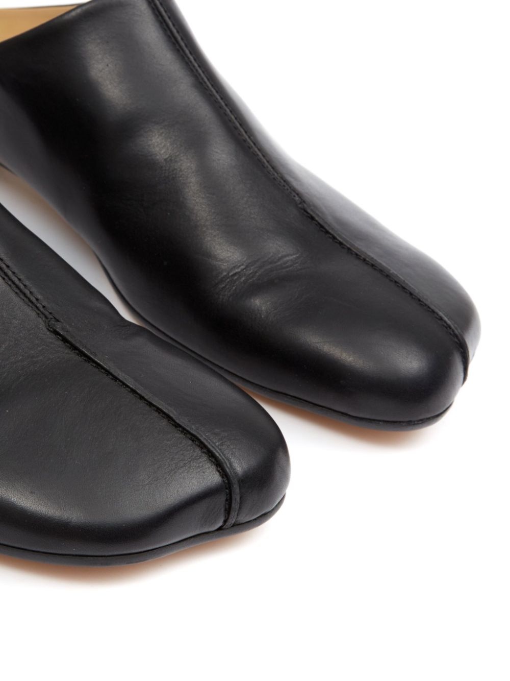 MM6 Maison Margiela asymmetric-toe leather slippers | REVERSIBLE
