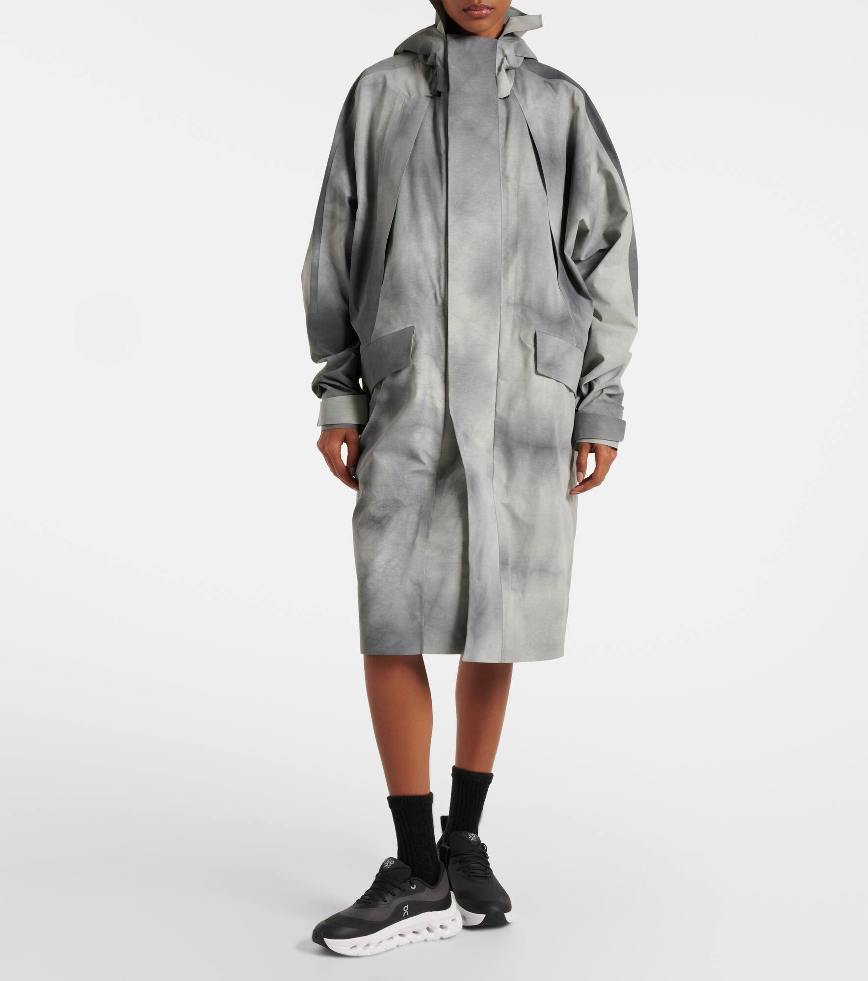 x On technical jacket - 8