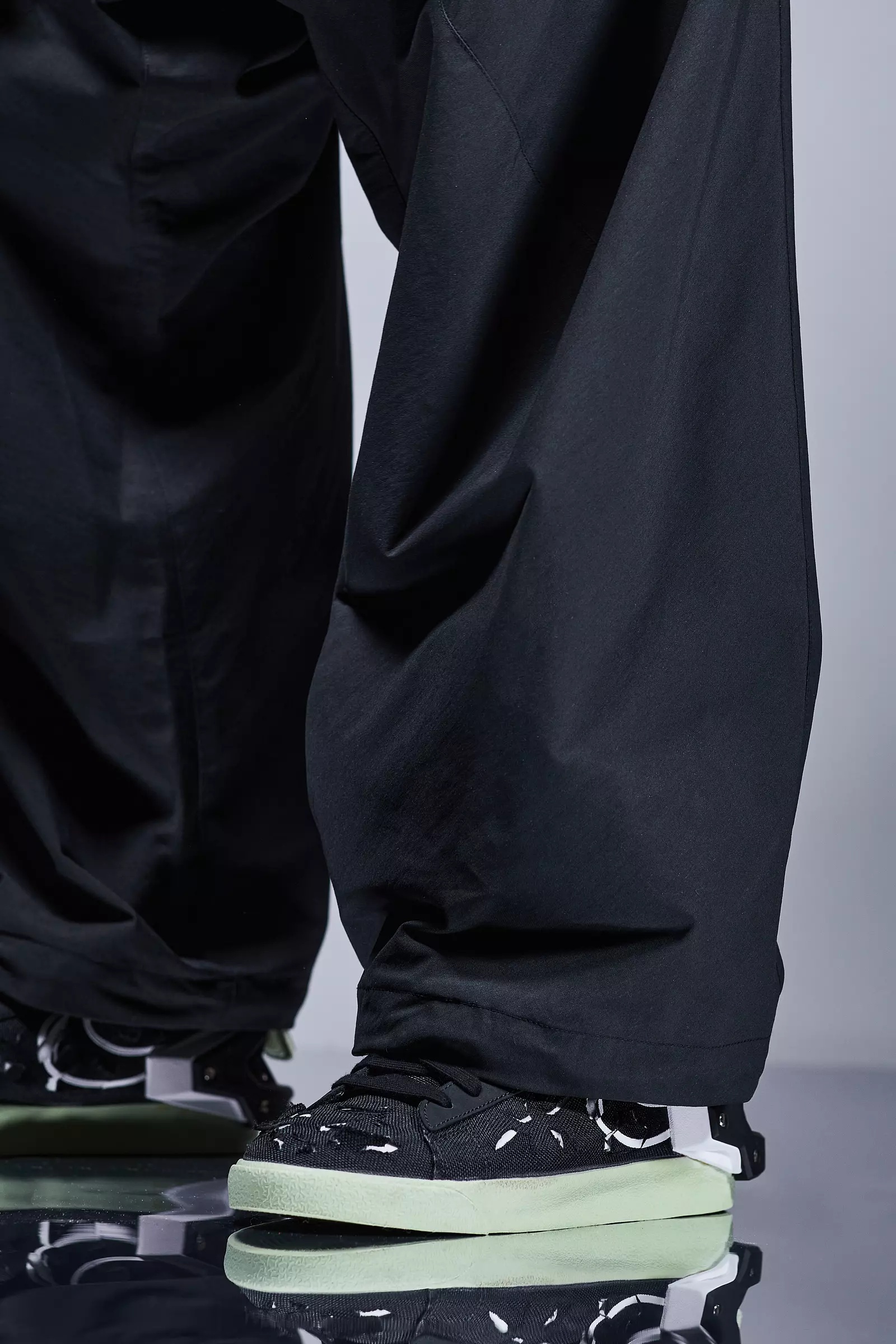 P30AL-E Encapsulated Nylon Ultrawide Drawcord Cargo Trouser Black - 33