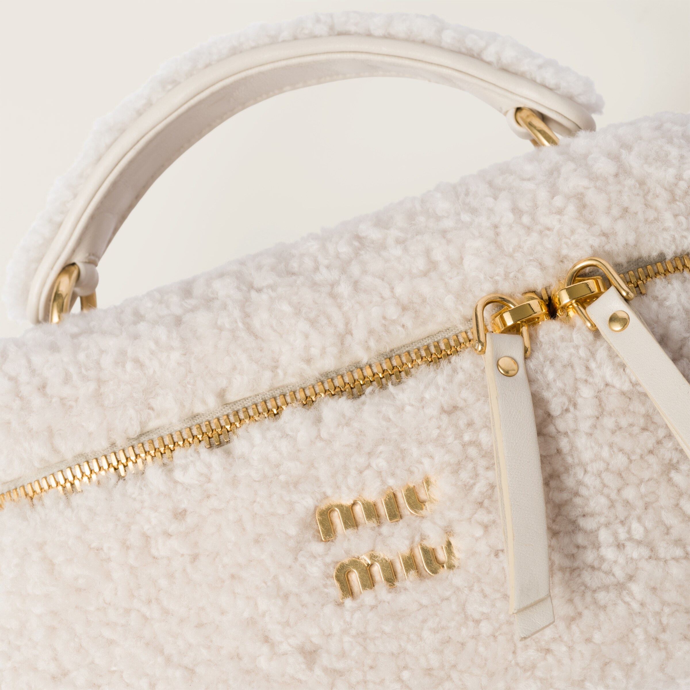 ＊miu miu＊Shearling Shoulder Strap Wander Mini shearling shoulder bag in white - Miu Miu