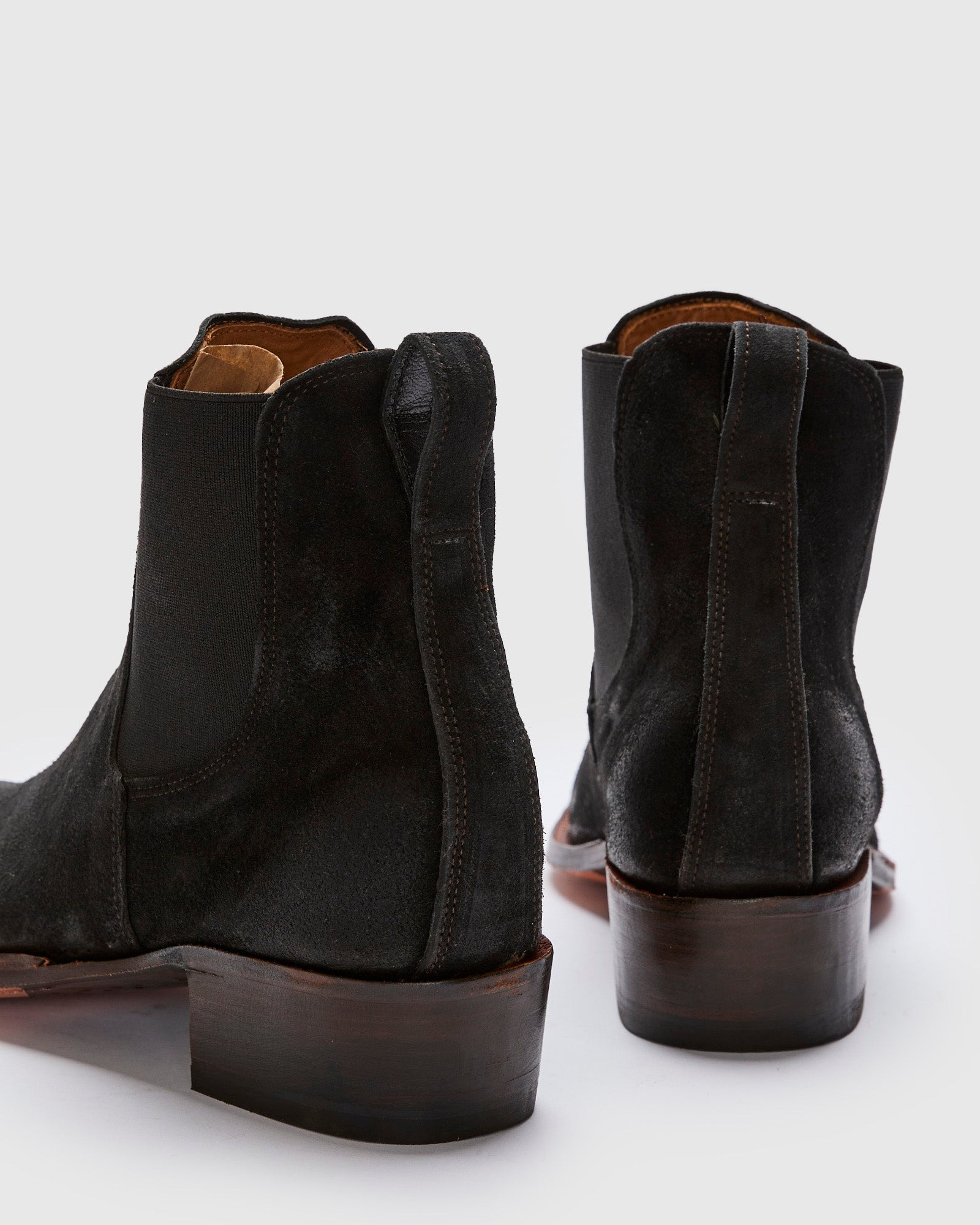 Plainview Chelsea Boot in Black Roughout - 5