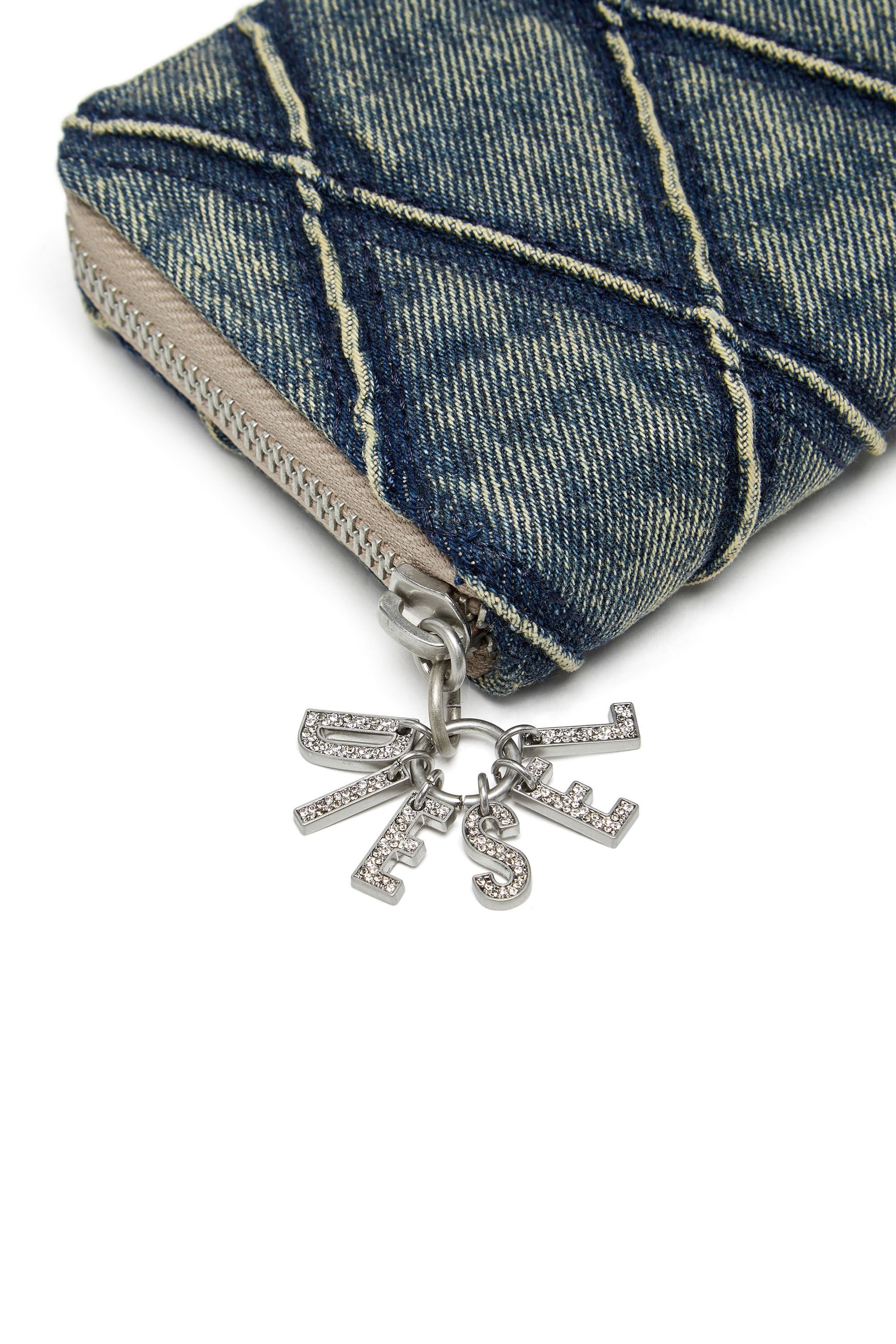 CHARM-D CONTINENTAL ZIP L - 4