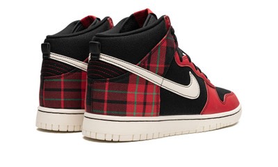 Nike Dunk High "Plaid - Black/Red" outlook
