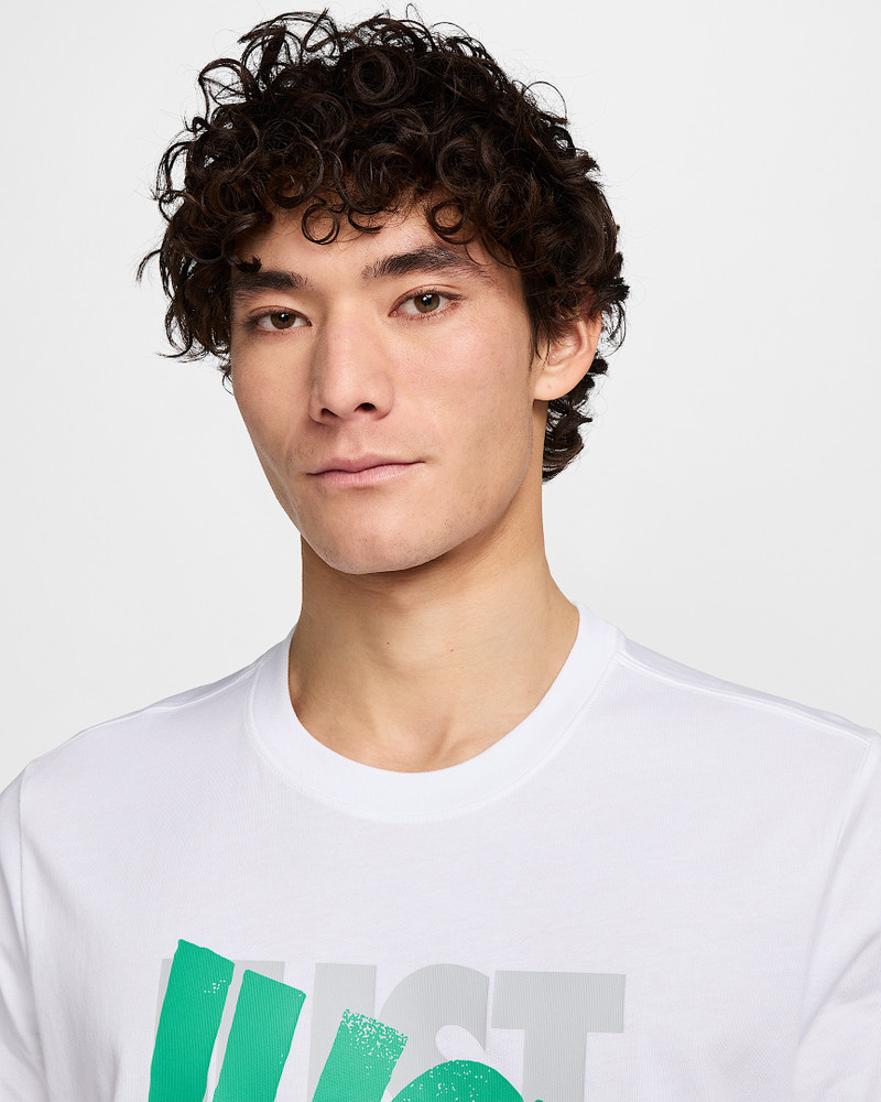 Nike Sportswear Men's T-Shirt 3