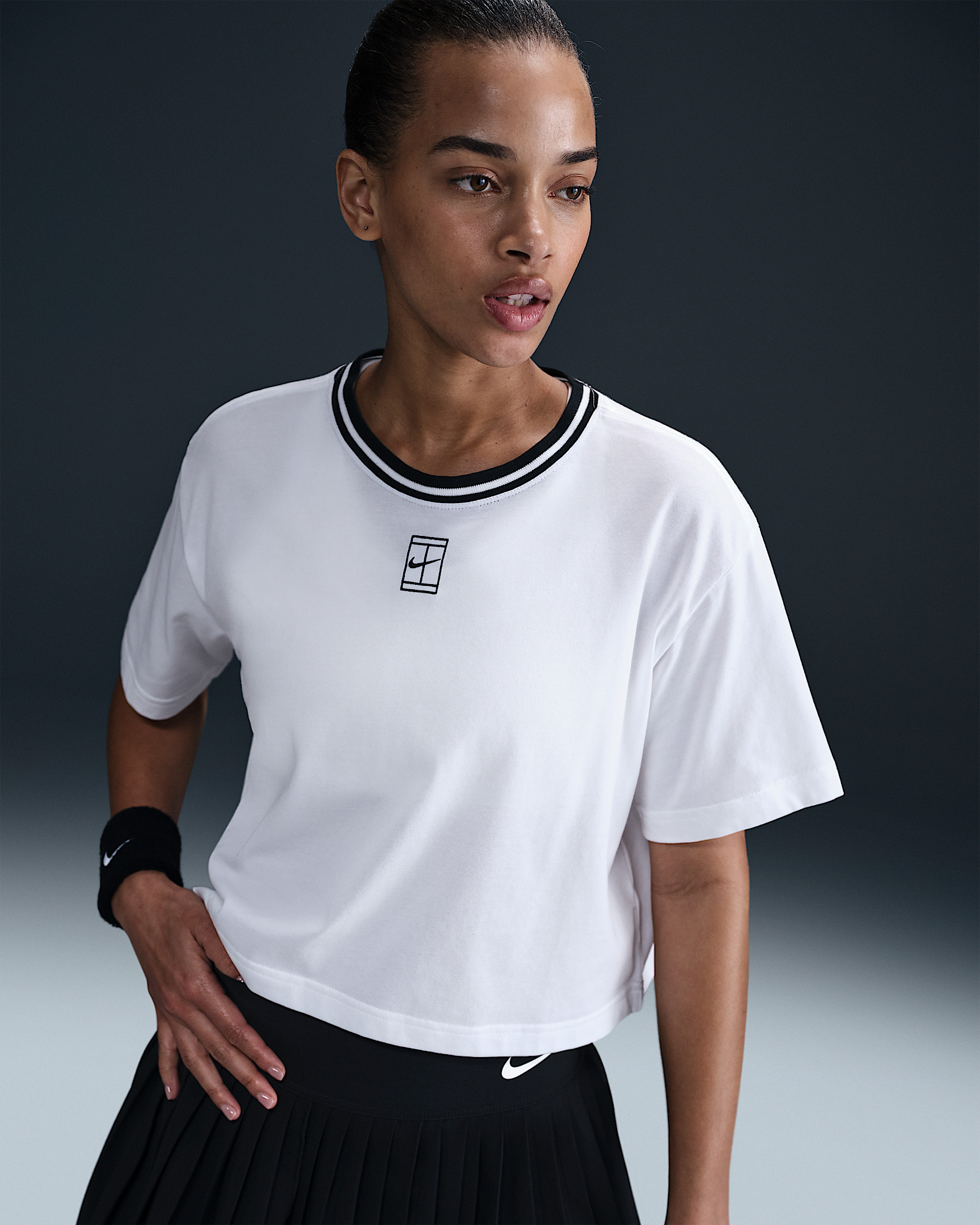 Nike Heritage Women's Dri-FIT Short-Sleeve Cropped T-Shirt - 1