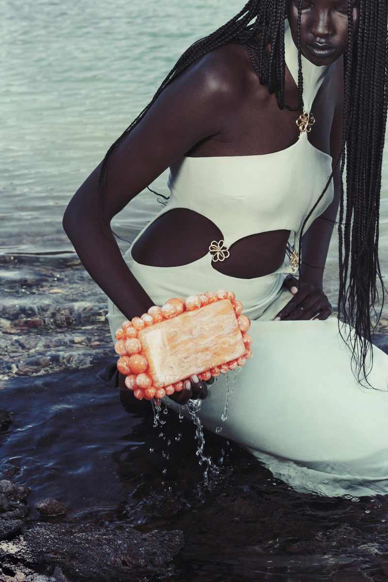 Cult Gaia EOS CLUTCH outlook