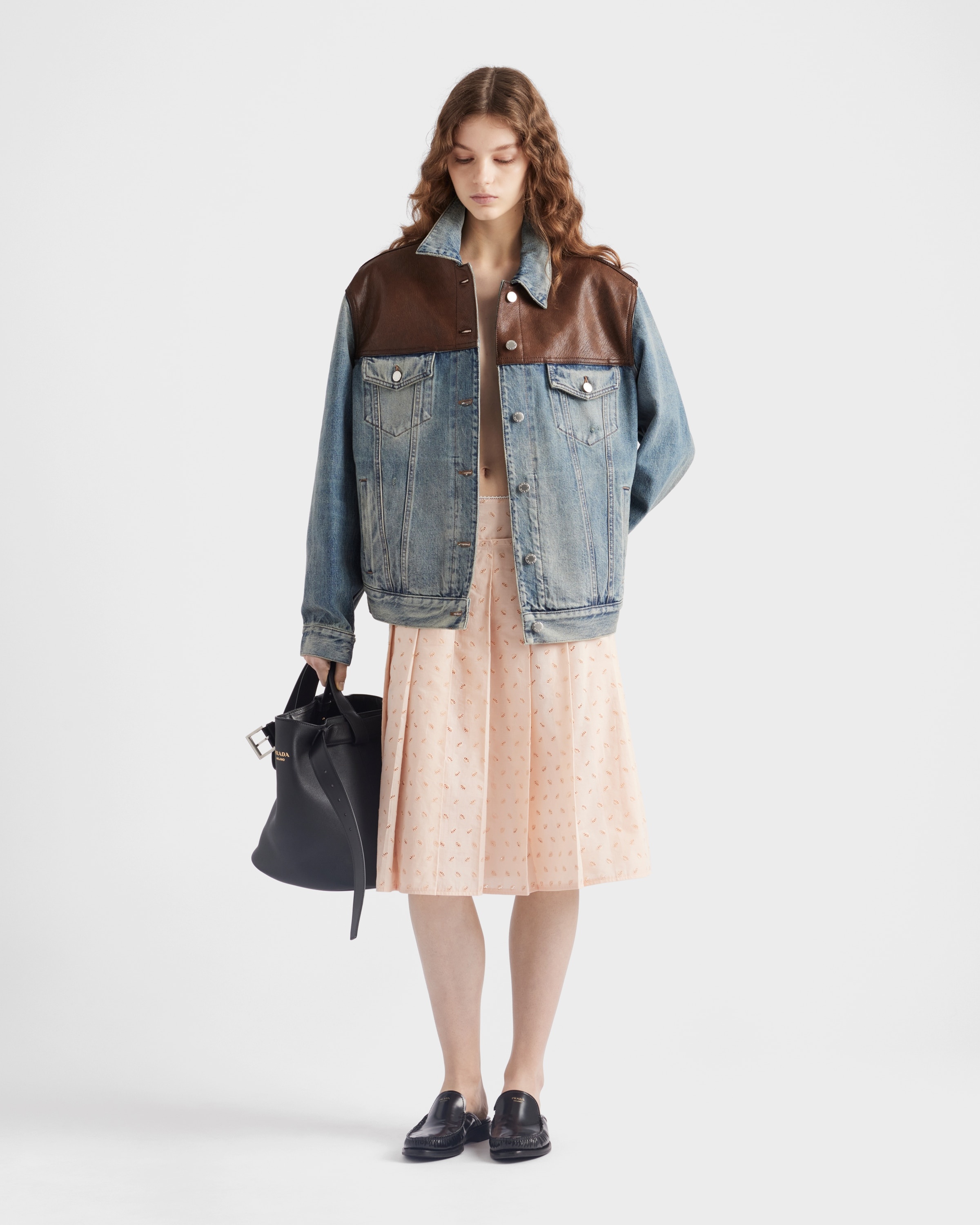 Prada Pleated eyelet lace skirt 関税込 Prada Pleated eyelet lace skirt | REVERSIBLE
