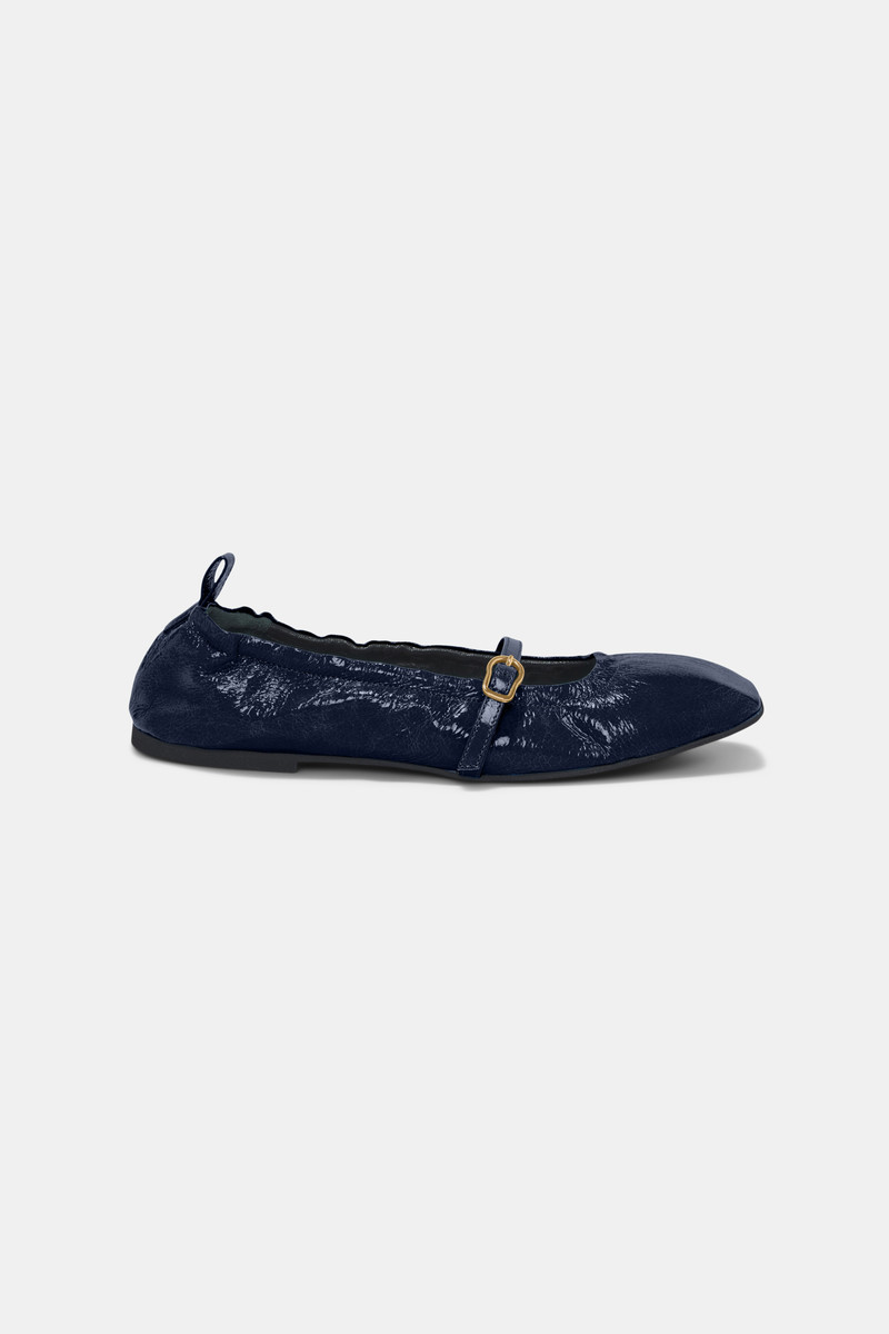 MODERN EASE - Ballerina - 1