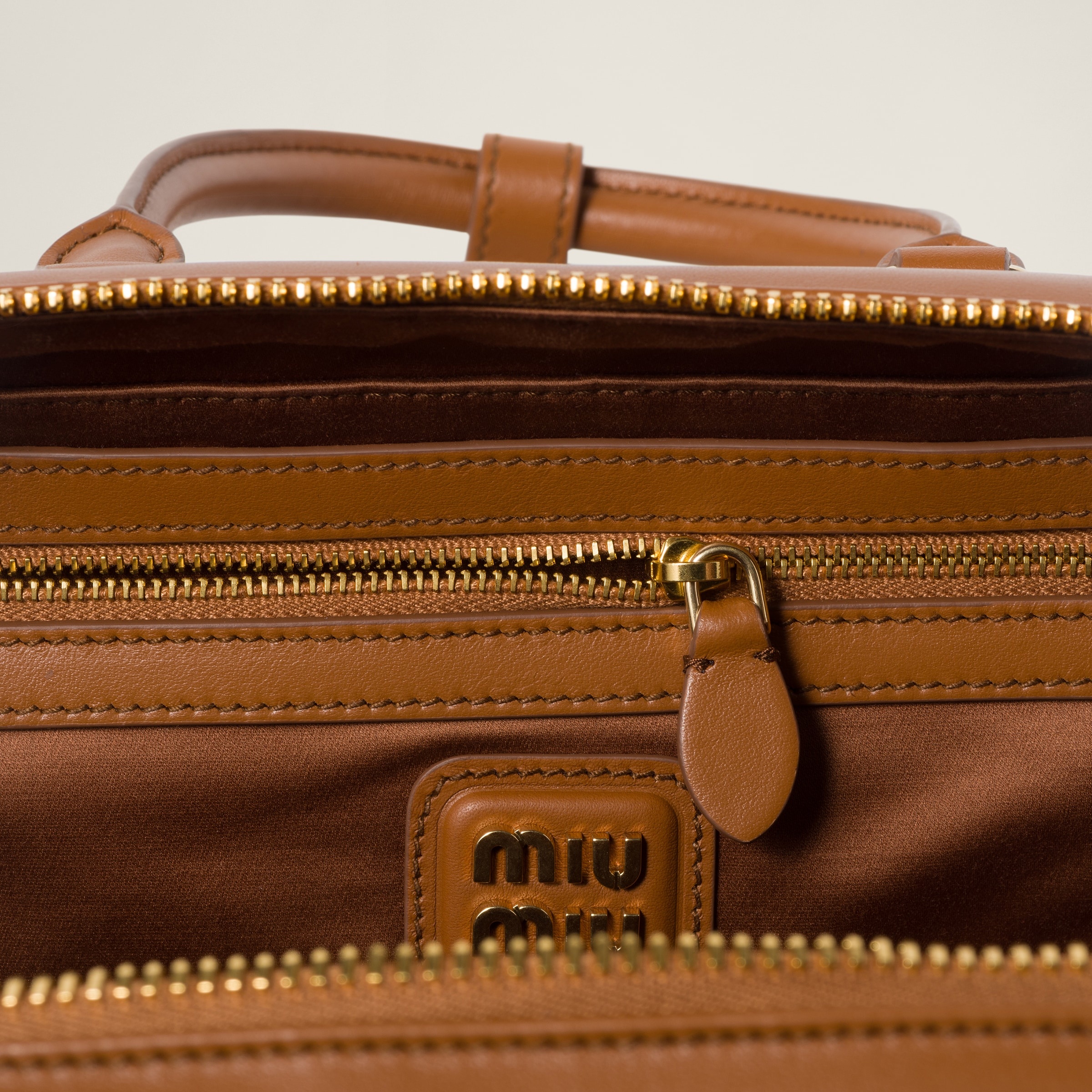 ショルダーバッグ・ポシェット ARCADIE LEATHER BAG Miu Miu Arcadie Mini Bag | Brown | FARFETCH