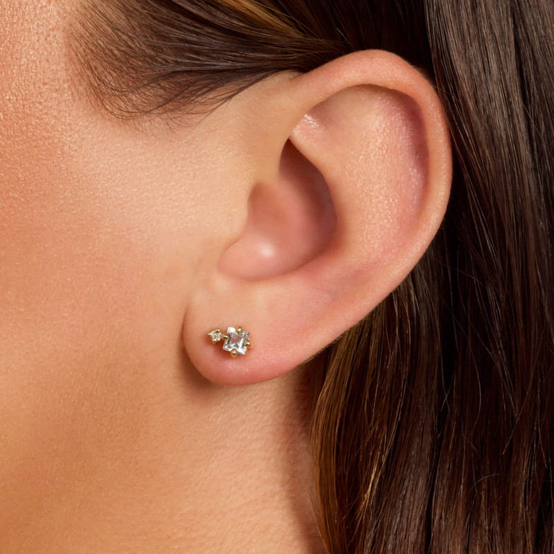 STONE AND STRAND Blue Lagoon Buddy Stud outlook