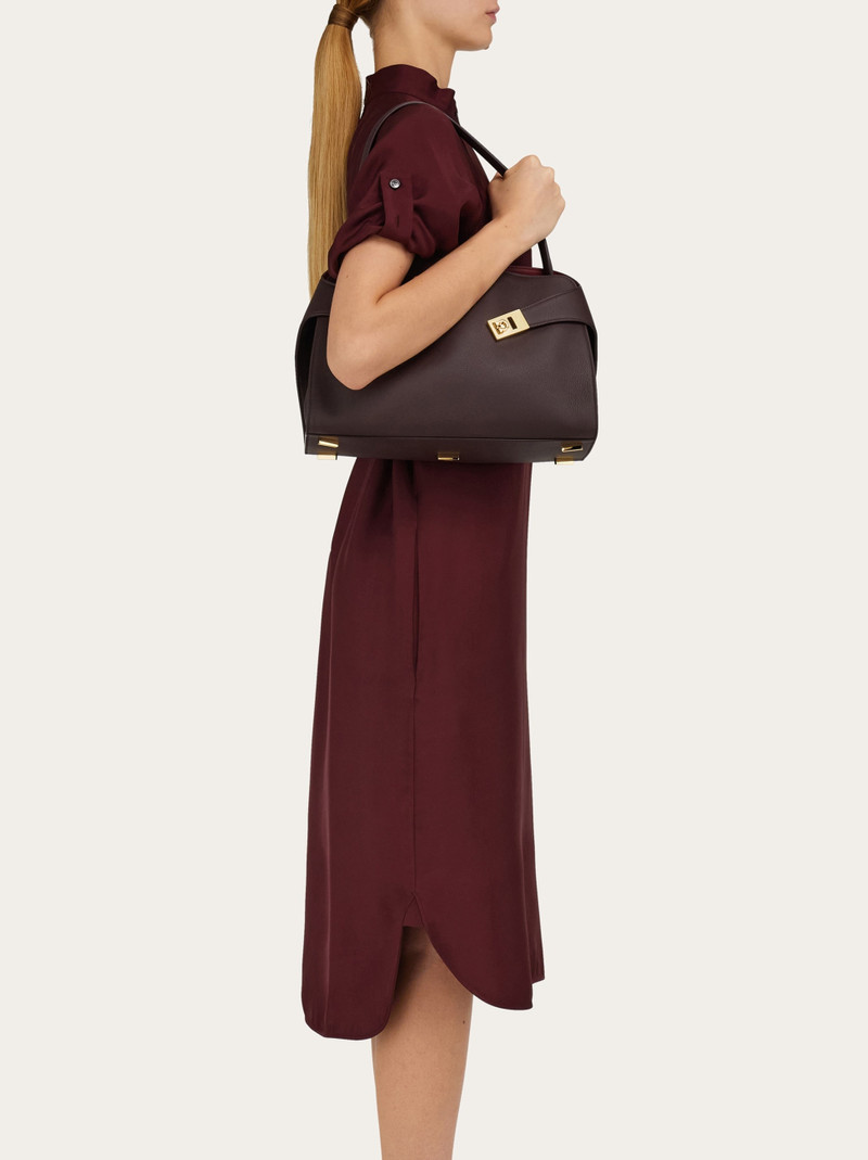 FERRAGAMO Hug Soft bicolor shoulder bag (S) outlook