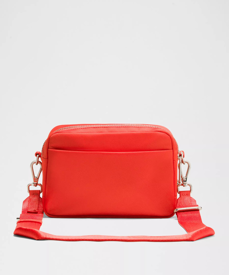 Everywhere Crossbody Bag 2L *Metal Hardware 3