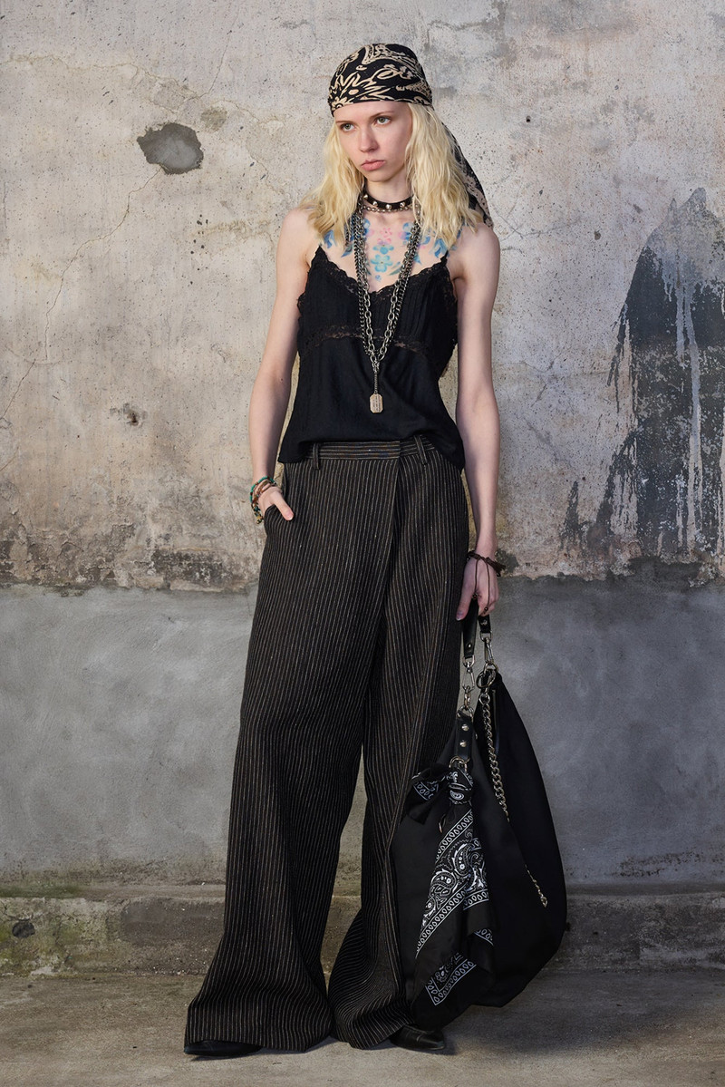 OVERSIZED CROSSOVER PANT 1