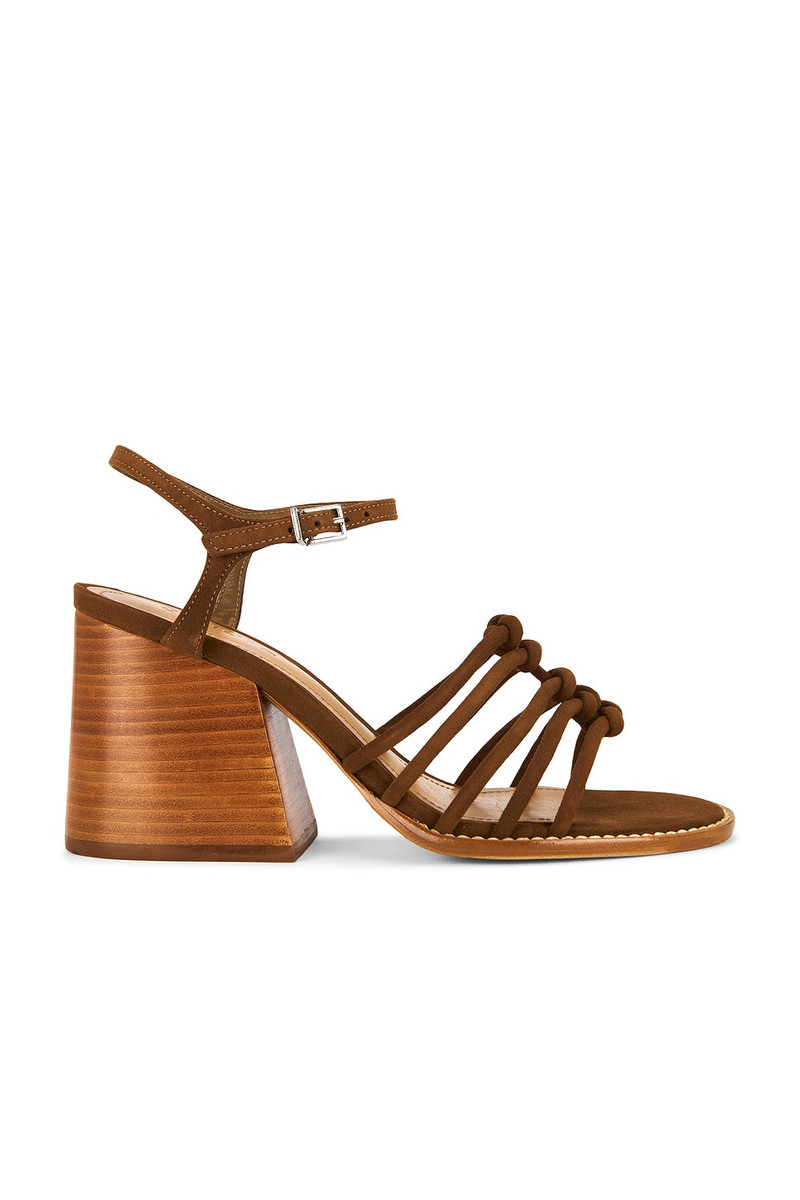 Sandy Sandal 1
