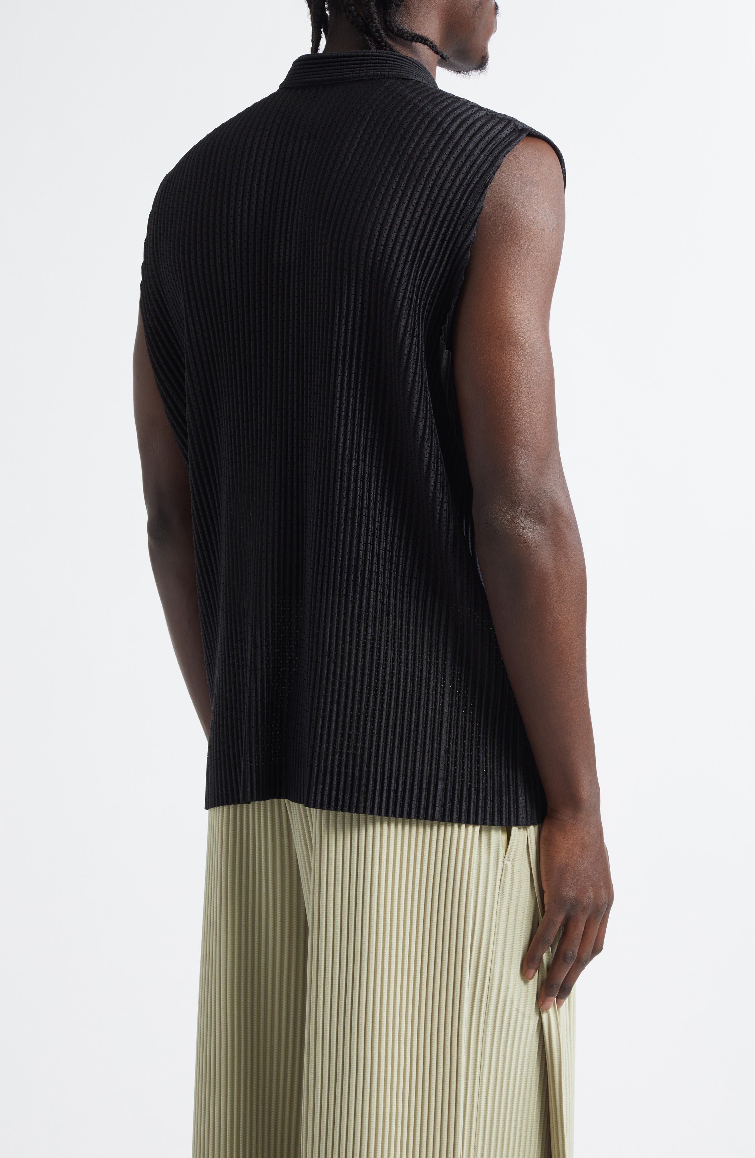 Homme Plissé Issey Miyake Light Mesh Pleated Sleeveless Polo in Black at Nordstrom - 3