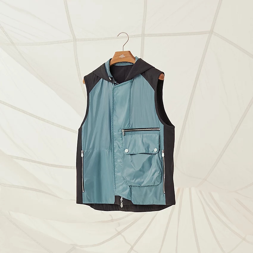 Reversible zipped hooded vest - 5