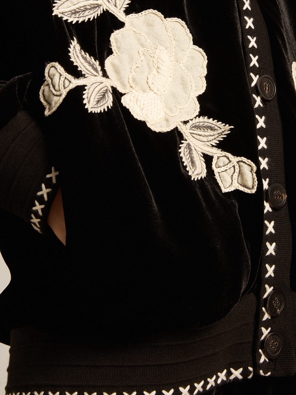 Black velvet jacket with floral embroidery on the front - 5