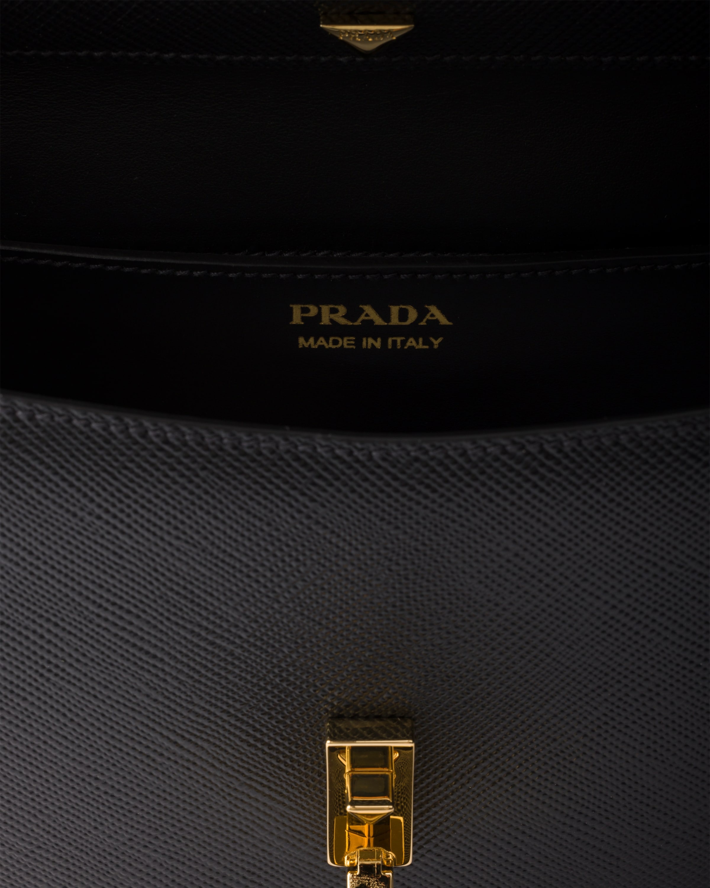Saffiano leather flap shoulder bag - 4