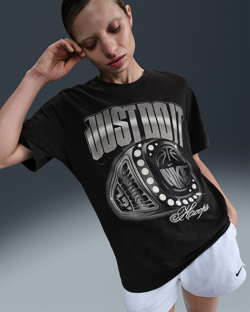 Nike Women's Loose Short-Sleeve Basketball T-Shirt 1