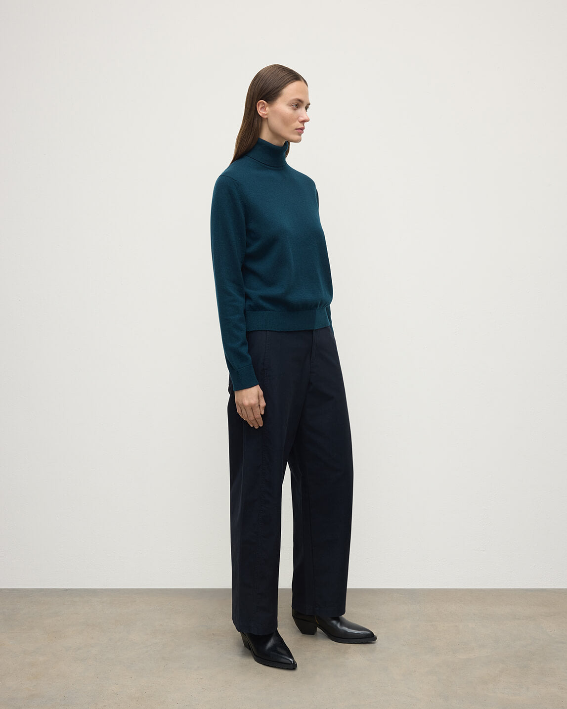Classic Cashmere Green Roll Neck Jumper - 3