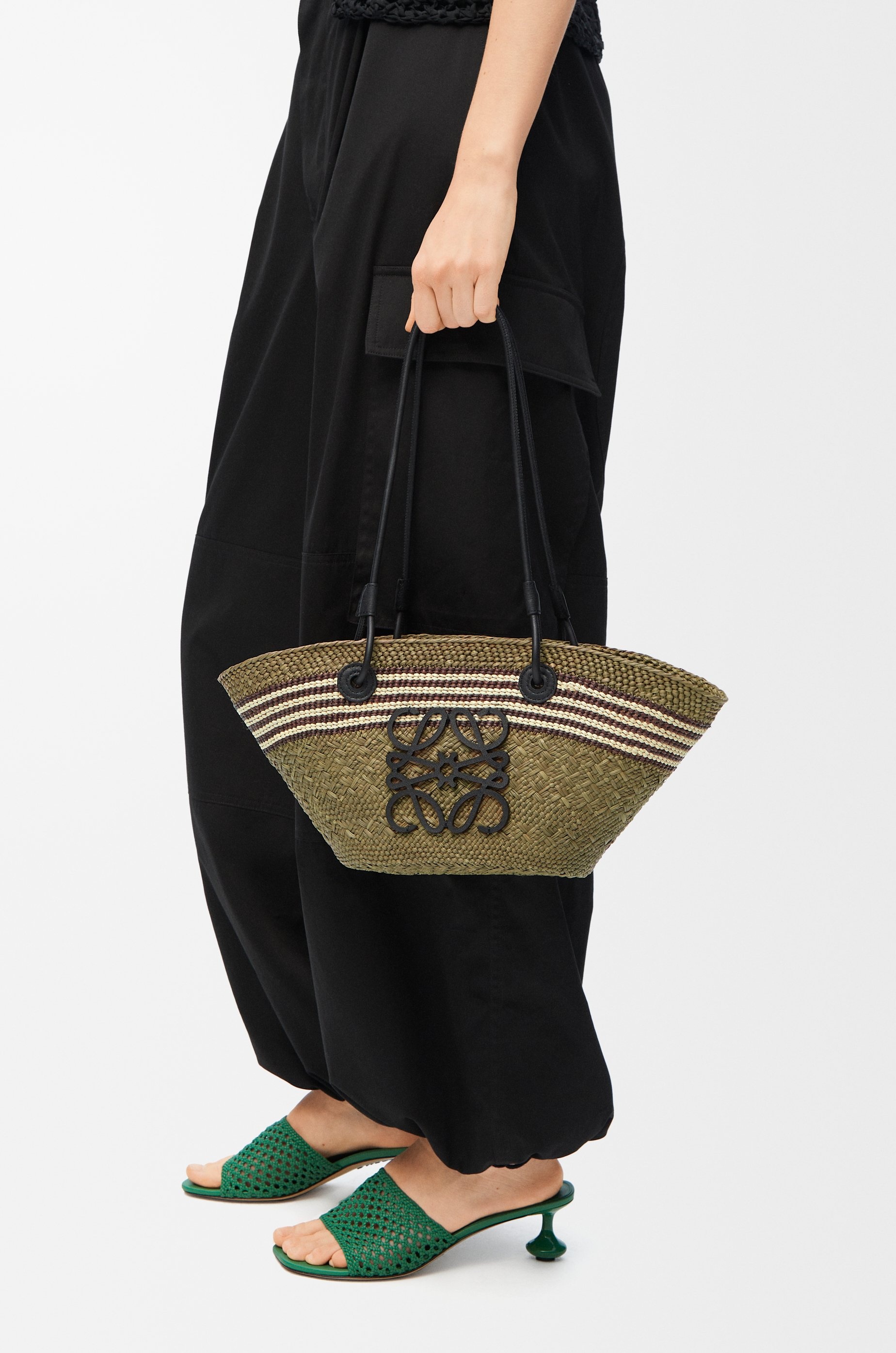 Small Anagram Basket in iraca palm and calfskin - 2